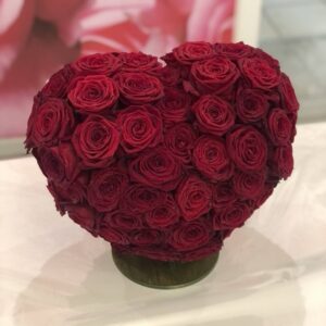 3D Rosenherz aus frischen roten Rosen